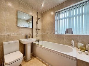 Bathroom - click for photo gallery